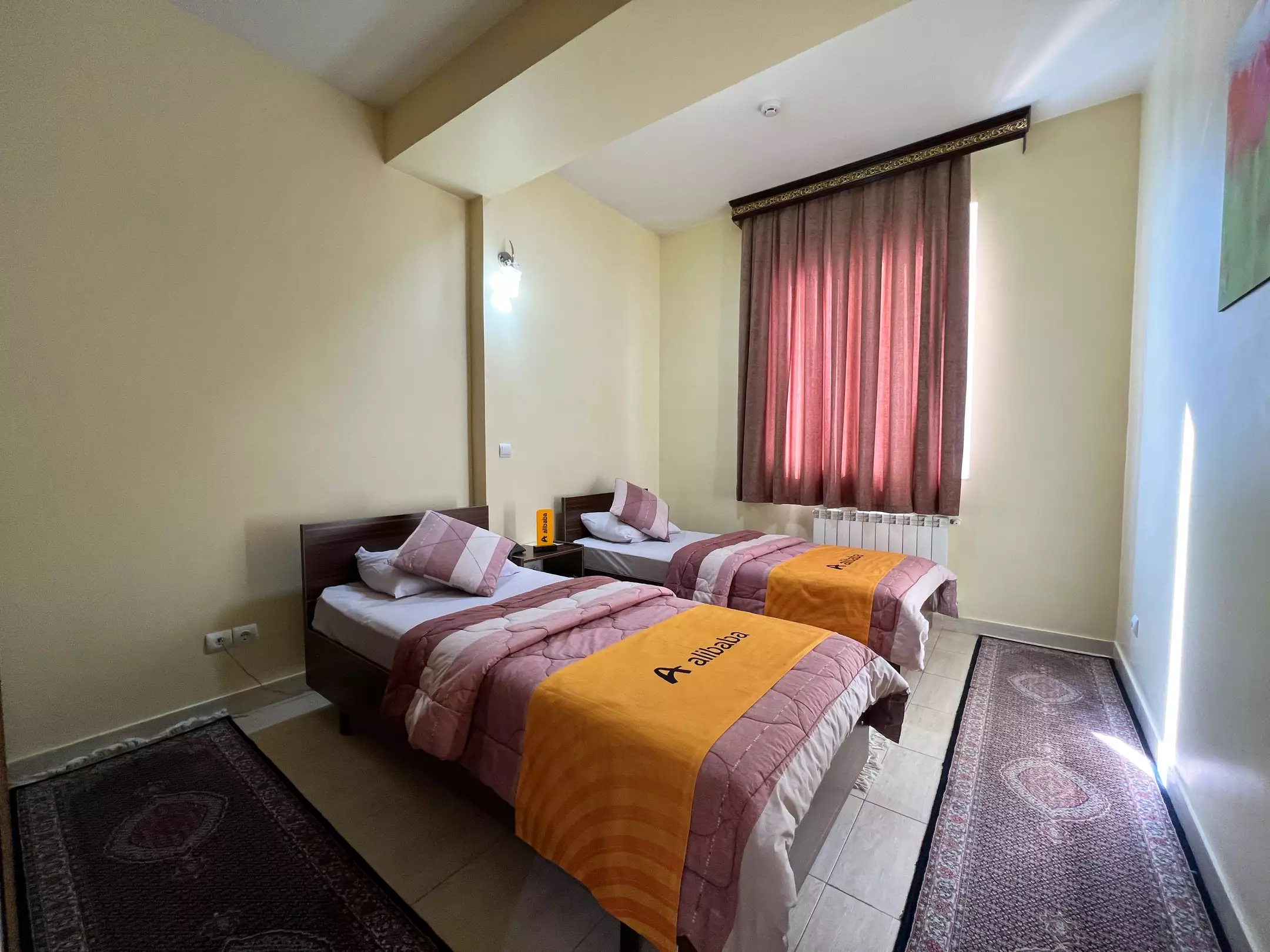 Alibaba https://cdn.alibaba.ir/ostorage/hotel-accommodation-images/696cafeb6b43e2b9afa3be3f_08- استقبال- سوئیت 1خوابه 4نفره- توئین توئین (5).webp